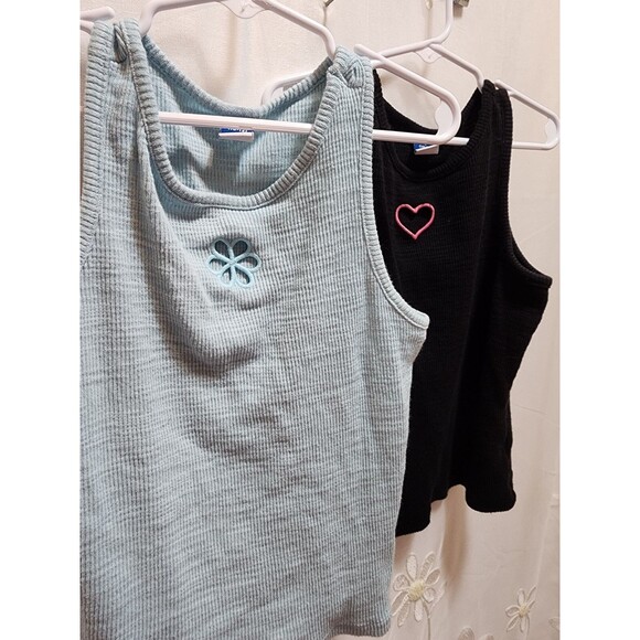 OLD NAVY GIRLS LARGE 10-12 TANK TOP 2PC BUNDLE BLACK HEART & BLUE FLOWER CUTE - Picture 2 of 9